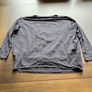 Lululemon Back in Action shirt - Size 8 - Black